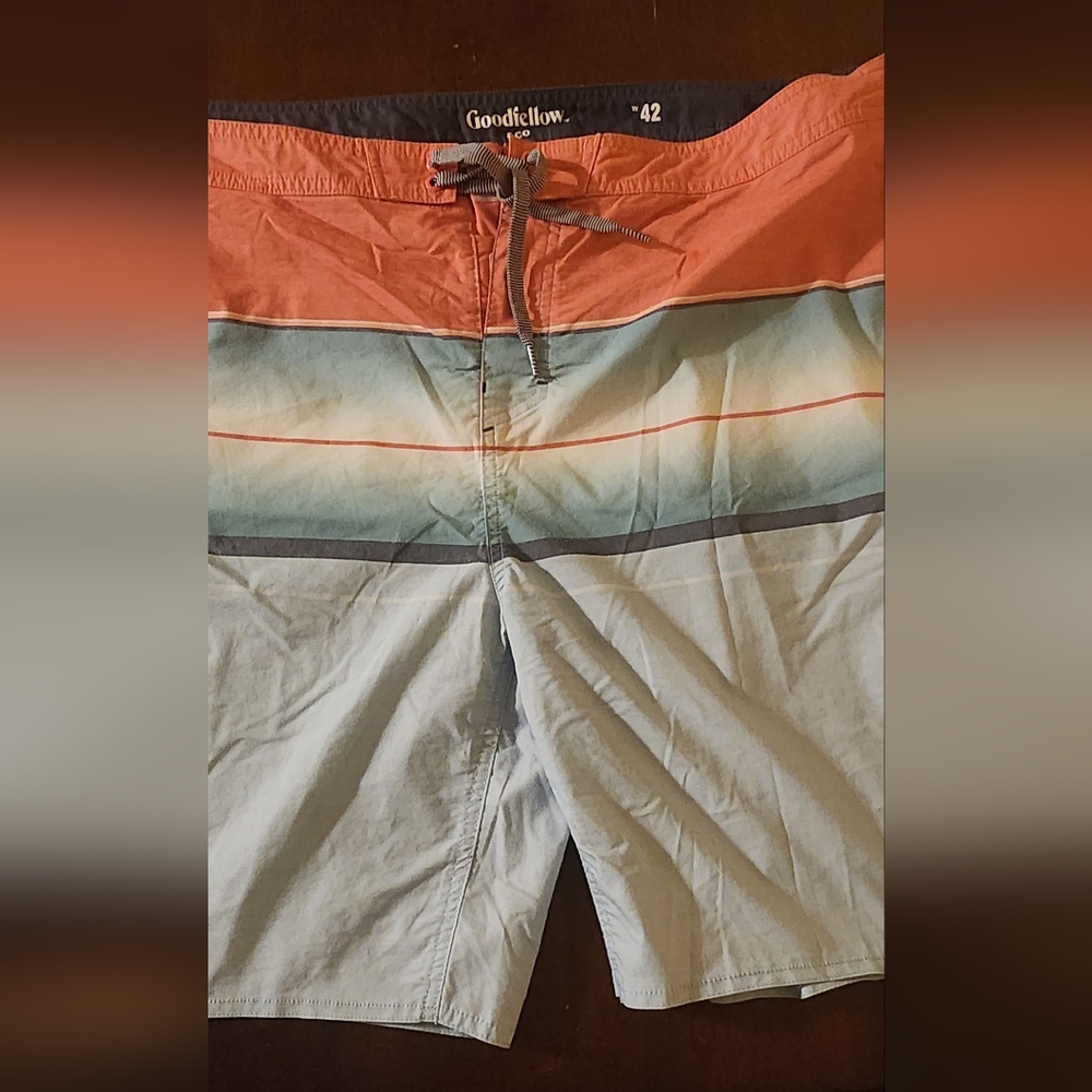 Goodfellow & Co sz w42 nwot.  CLB4